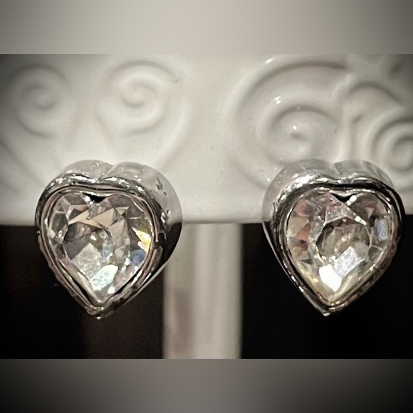 Heart fashion stud gumdrop silver color earrings - Picture 1 of 4